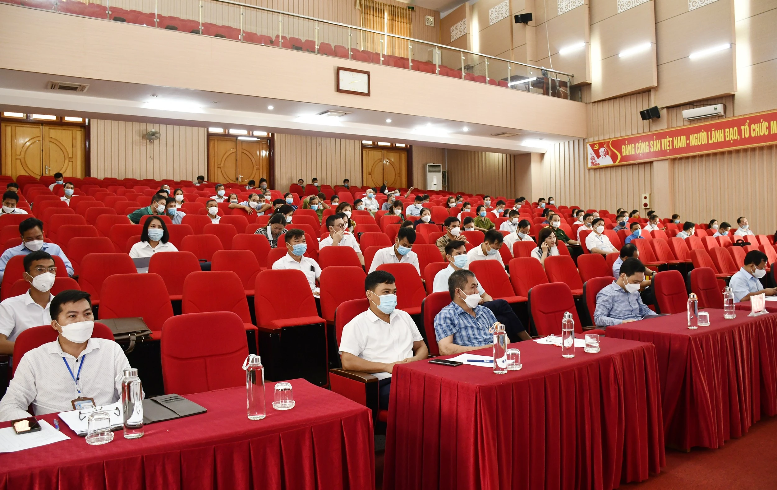 Đoàn đại biểu Quốc hội tỉnh tiếp xúc cử tri huyện Văn Bàn và Bảo Thắng ảnh 2