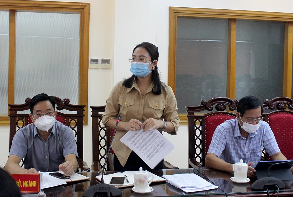 Đại biểu phát biểu ý kiến tại hội thảo.