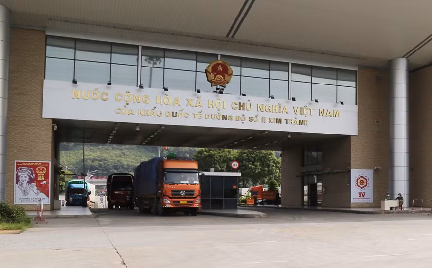 Hàng hóa xuất - nhập khẩu qua Cửa khẩu Quốc tế đường bộ số II Kim Thành.
