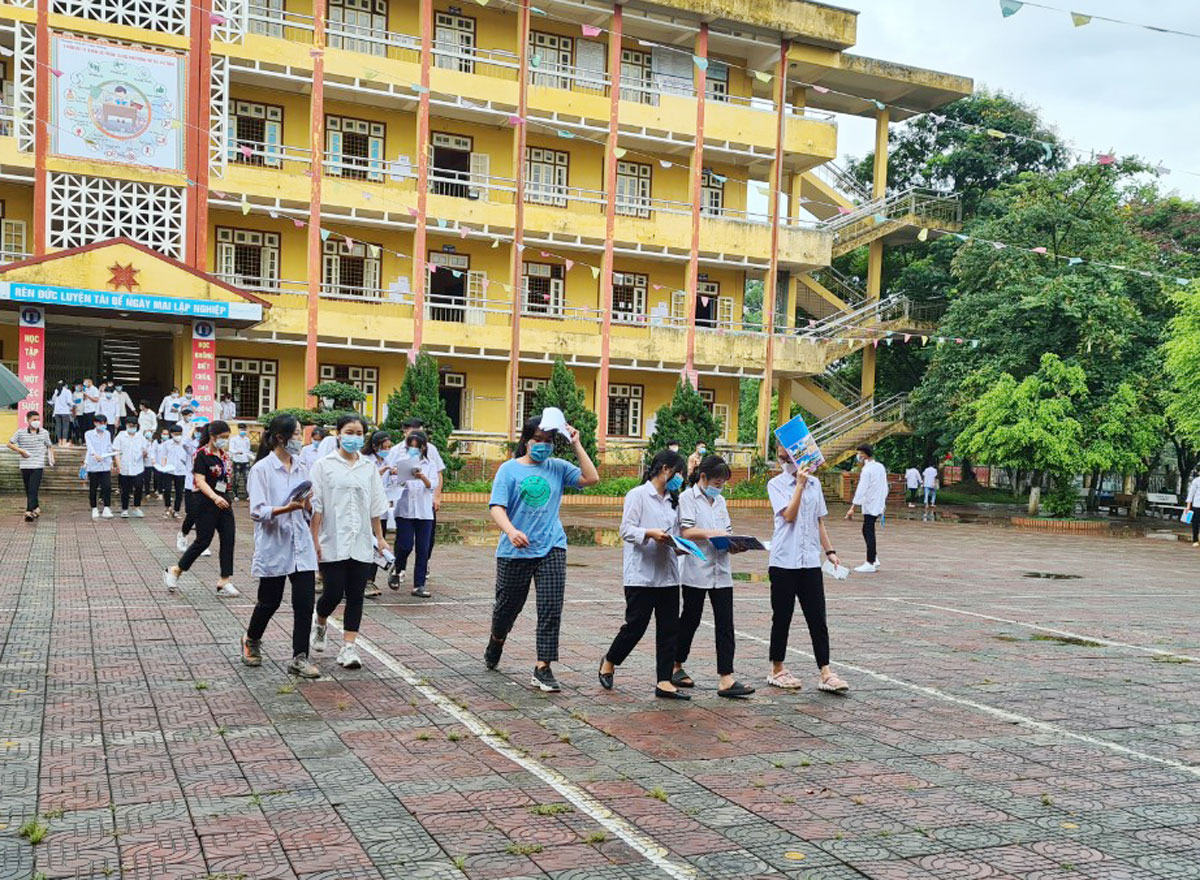 Thí sinh điểm thi số 2 Bảo Thắng hoàn thành kỳ thi.