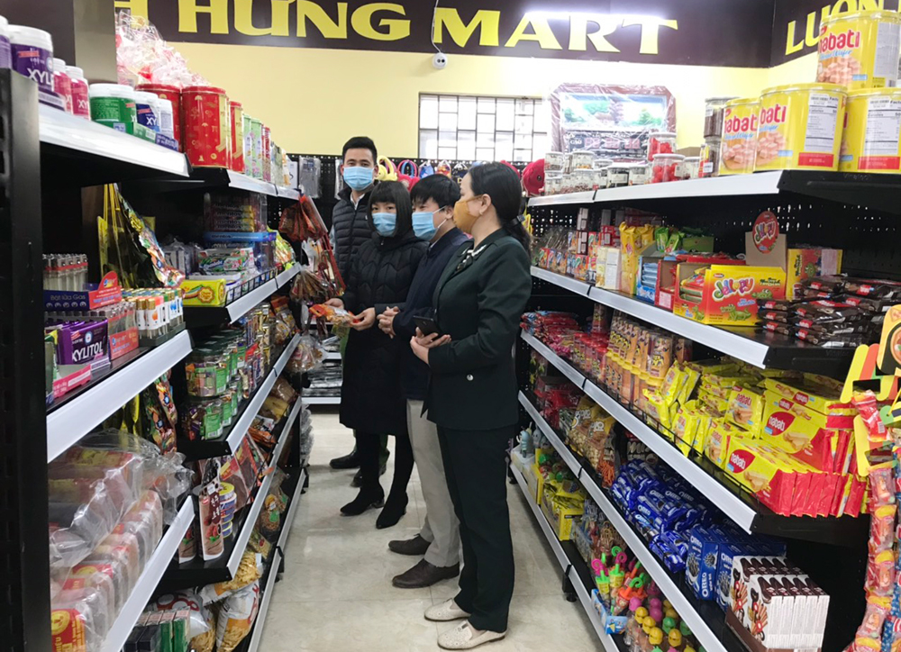 Tăng cường kiểm tra, xử lý vi phạm an toàn thực phẩm dịp Tết Nguyên đán ảnh 1