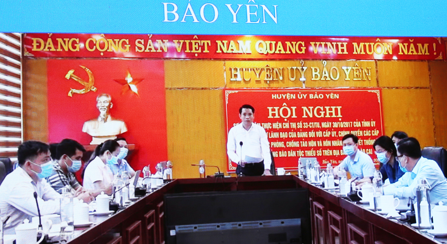 Thường trực Huyện uỷ Bảo Yên phát biểu tại hội nghị.