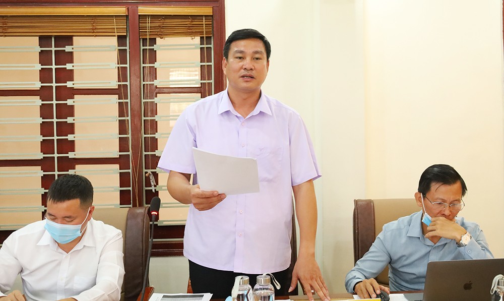 Đại diện Sở Văn hóa, Thể thao và Du lịch thông tin Dự thảo Kế hoạch "Du lịch xanh – Du lịch an toàn" tỉnh Lào Cai.