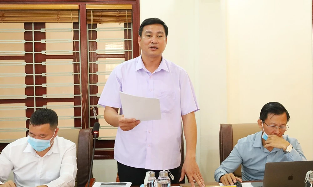 Đại diện Sở Văn hóa, Thể thao và Du lịch thông tin Dự thảo Kế hoạch "Du lịch xanh – Du lịch an toàn" tỉnh Lào Cai.