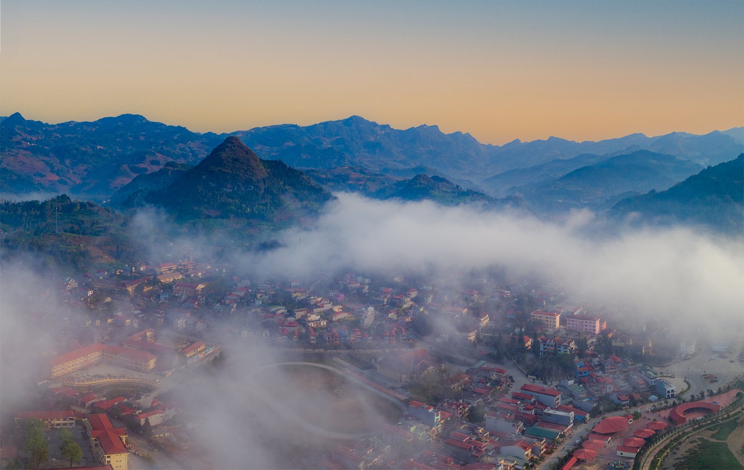 Bình minh Bắc Hà.