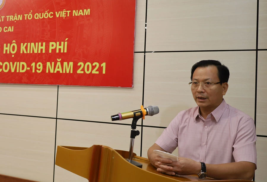 Phó Chủ tịch UBND tỉnh Hoàng Quốc Khánh phát biểu tại lễ tiếp nhận.