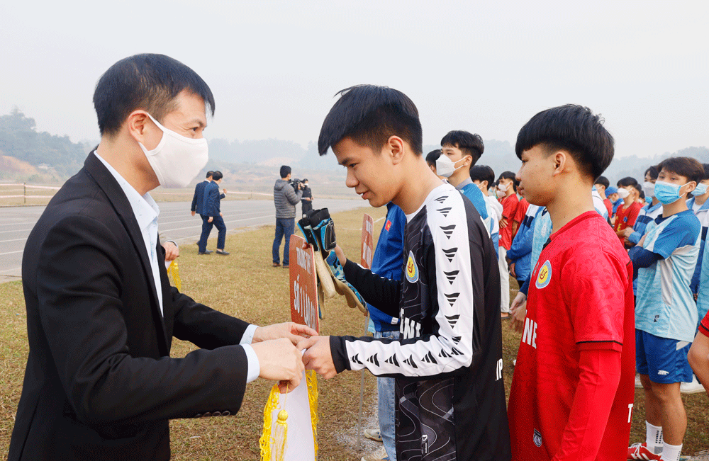 Khai mạc Giải Bóng đá học sinh THPT tỉnh Lào Cai năm 2021 ảnh 2