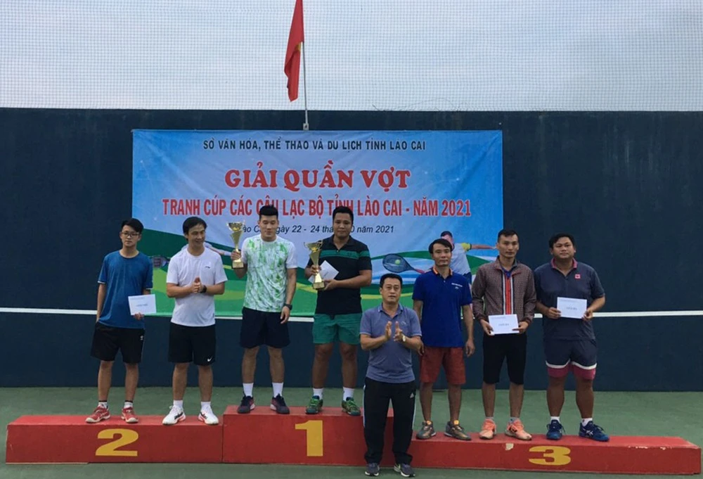 Trao giải nội dung đôi nam lãnh đạo. Trao giải nội dung đôi nam đôi nam 46 tuổi trở lên. Trao giải nội dung đôi nam nữ. Trao giải nội dung đôi nam 45 tuổi trở xuống.