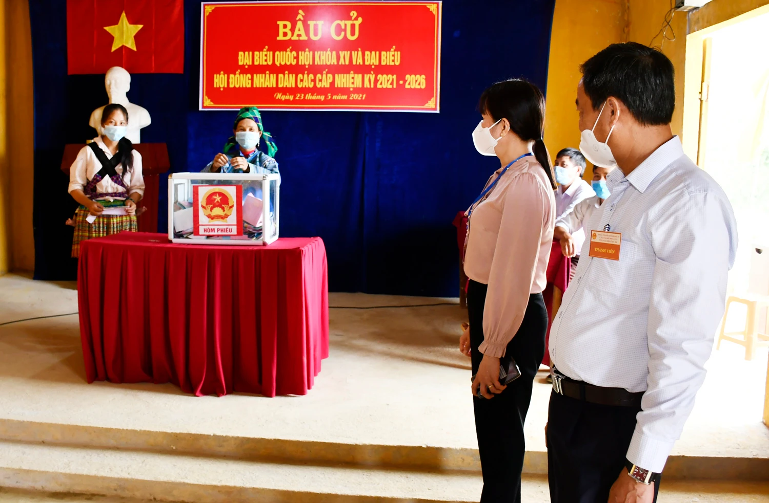 Có 7/9 huyện, thành phố tỷ lệ cử tri đi bầu cử đạt 100%.