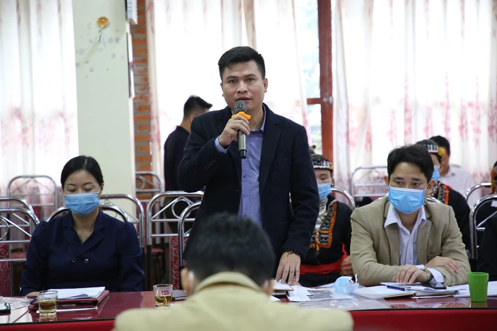 Đại diện doanh kinh doanh quế chia sẻ thông tin về tiếp cận thị trường.