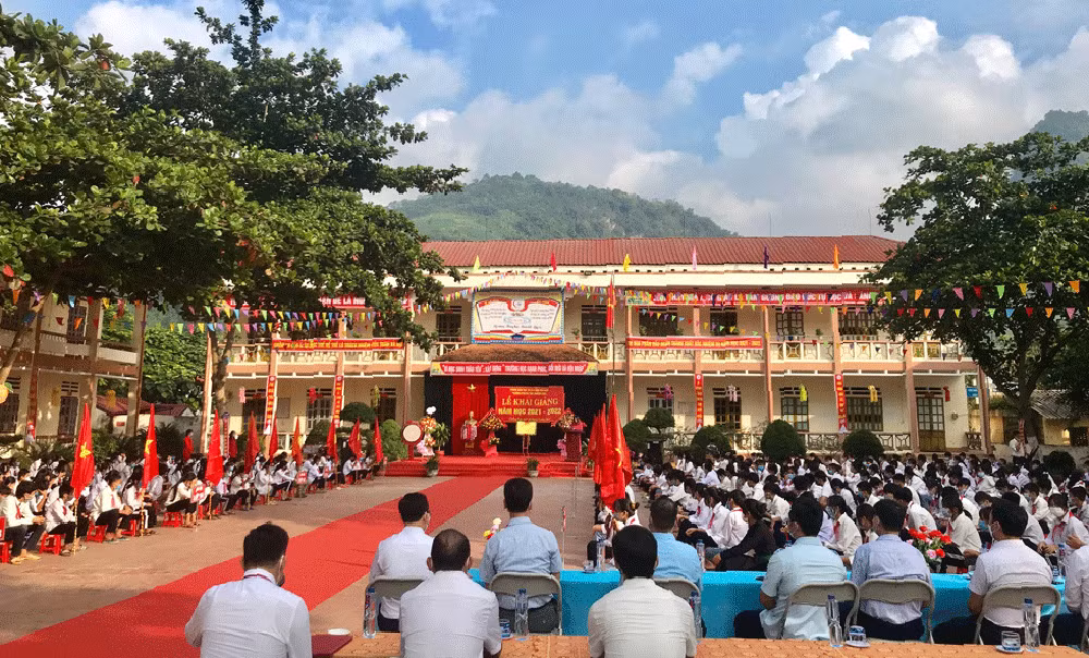 Lào Cai: Gần 228 nghìn học sinh dự Lễ khai giảng năm học mới ảnh 21 Lào Cai: Gần 228 nghìn học sinh dự Lễ khai giảng năm học mới ảnh 21