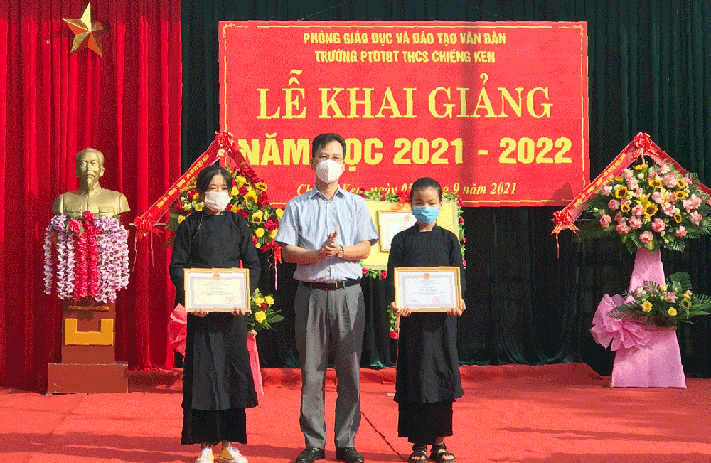 Lào Cai: Gần 228 nghìn học sinh dự Lễ khai giảng năm học mới ảnh 24 Lào Cai: Gần 228 nghìn học sinh dự Lễ khai giảng năm học mới ảnh 24