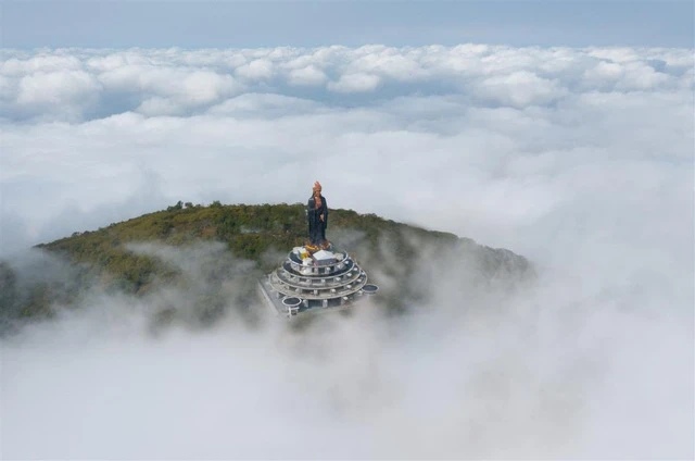 Cận cảnh tượng Phật Bà lớn nhất Châu Á tại Tây Ninh ảnh 1