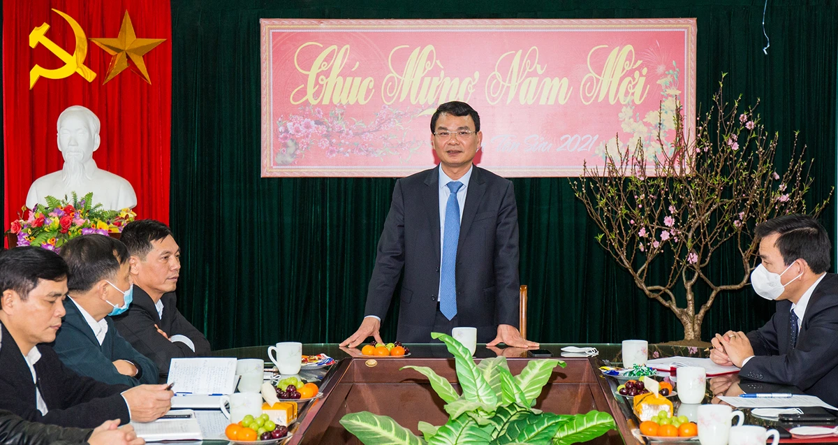 Bí thư Tỉnh ủy Đặng Xuân Phong phát biểu chúc tết Báo Lào Cai.