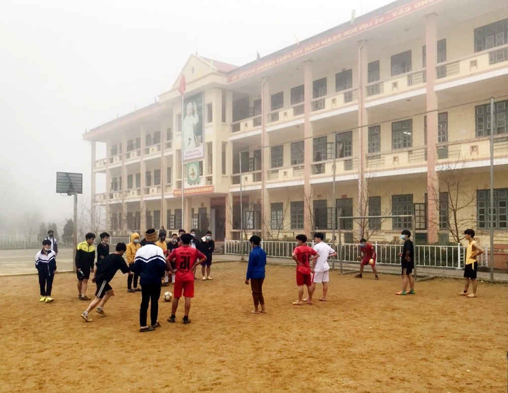 Học sinh Trường THPT số 3 Mường Khương vượt khó học tập trong khu vực cách ly ảnh 9