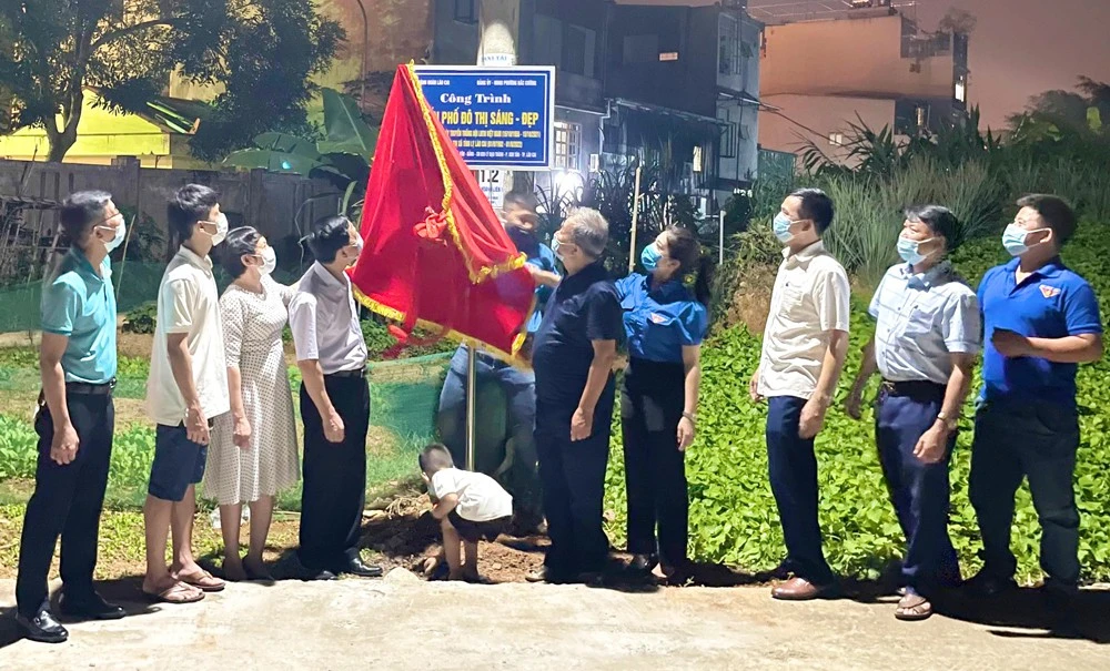 Các đại biểu khánh thành công trình.