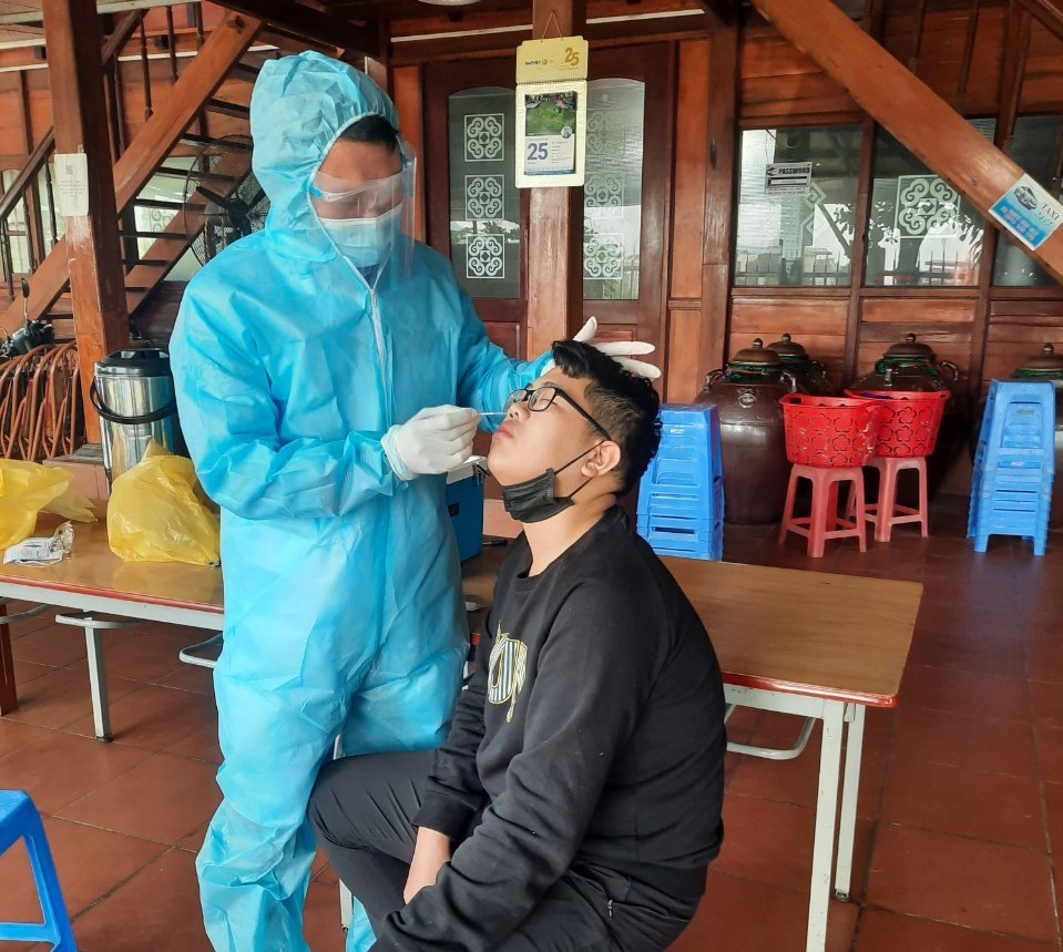 Tìm người có mặt trên chuyến xe và 6 địa điểm liên quan đến 2 ca mắc Covid-19 ảnh 1 Tìm người có mặt trên chuyến xe và 6 địa điểm liên quan đến 2 ca mắc Covid-19 ảnh 1