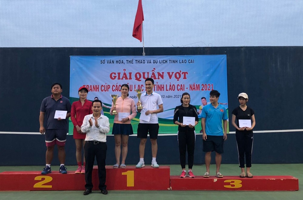 Trao giải nội dung đôi nam lãnh đạo. Trao giải nội dung đôi nam đôi nam 46 tuổi trở lên. Trao giải nội dung đôi nam nữ. Trao giải nội dung đôi nam 45 tuổi trở xuống.