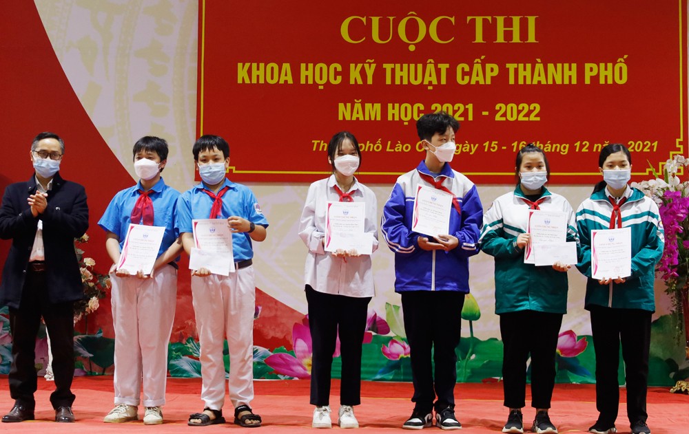 Thành phố Lào Cai: 57 dự án tham gia Cuộc thi Khoa học kỹ thuật năm học 2021 - 2022 ảnh 4