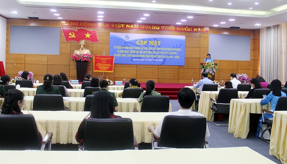 Gặp mặt kỷ niệm 91 năm Ngày thành lập Hội LHPN Việt Nam, 70 năm Ngày thành lập Hội LHPN tỉnh Lào Cai ảnh 1