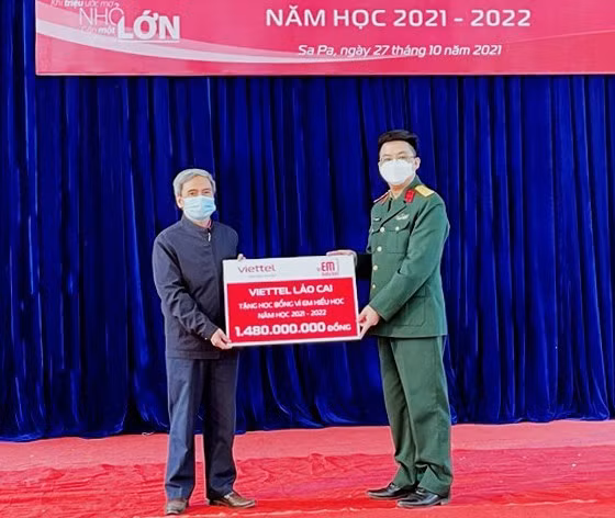 Trao học bổng "Vì em hiếu học" năm thứ 8 ảnh 2 Trao học bổng "Vì em hiếu học" năm thứ 8 ảnh 2