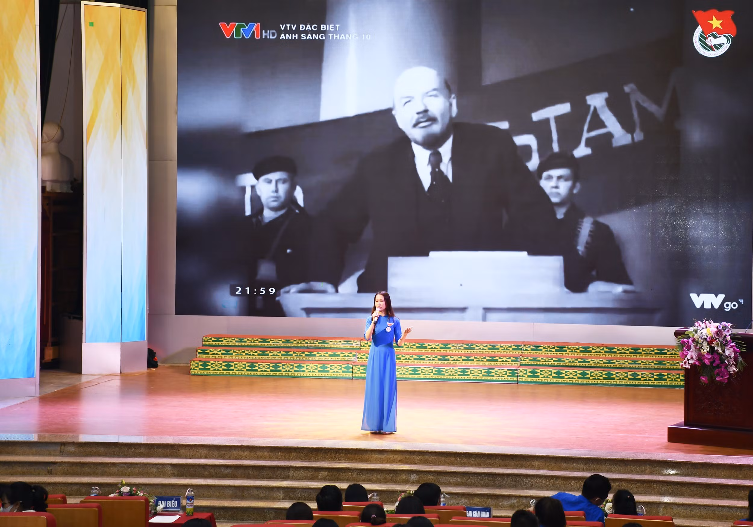 Báo cáo viên Đoàn Khối Cơ quan - Doanh nghiệp tỉnh thể hiện nội dung phần thi.