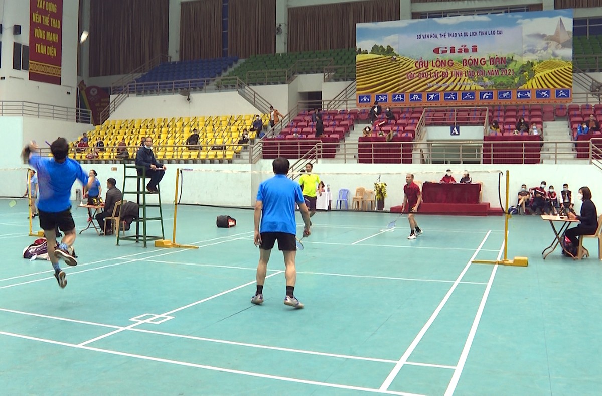 Thi đấu môn bóng bàn, cầu lông nội dung đôi nam trên 56 tuổi. Thi đấu môn bóng bàn, cầu lông nội dung đôi nam trên 56 tuổi.