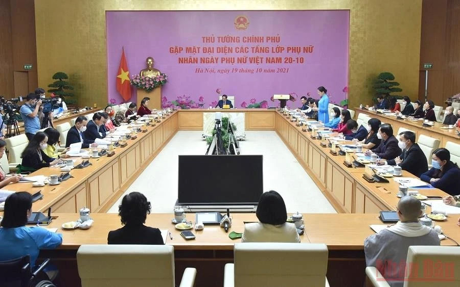  Phụ nữ Việt Nam luôn tỏa sáng truyền thống nhân hậu, đảm đang, trí tuệ và cống hiến ảnh 2