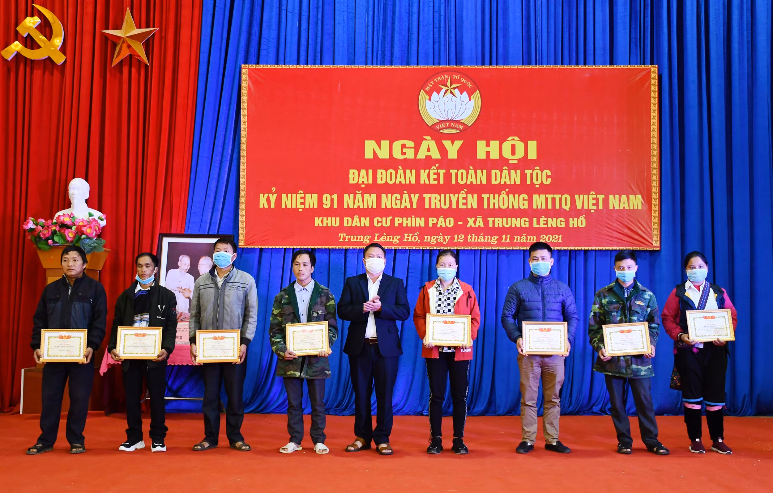 Trưởng Ban Tổ chức Tỉnh ủy Phạm Toàn Thắng dự Ngày hội đại đoàn kết tại xã Trung Lèng Hồ ảnh 4