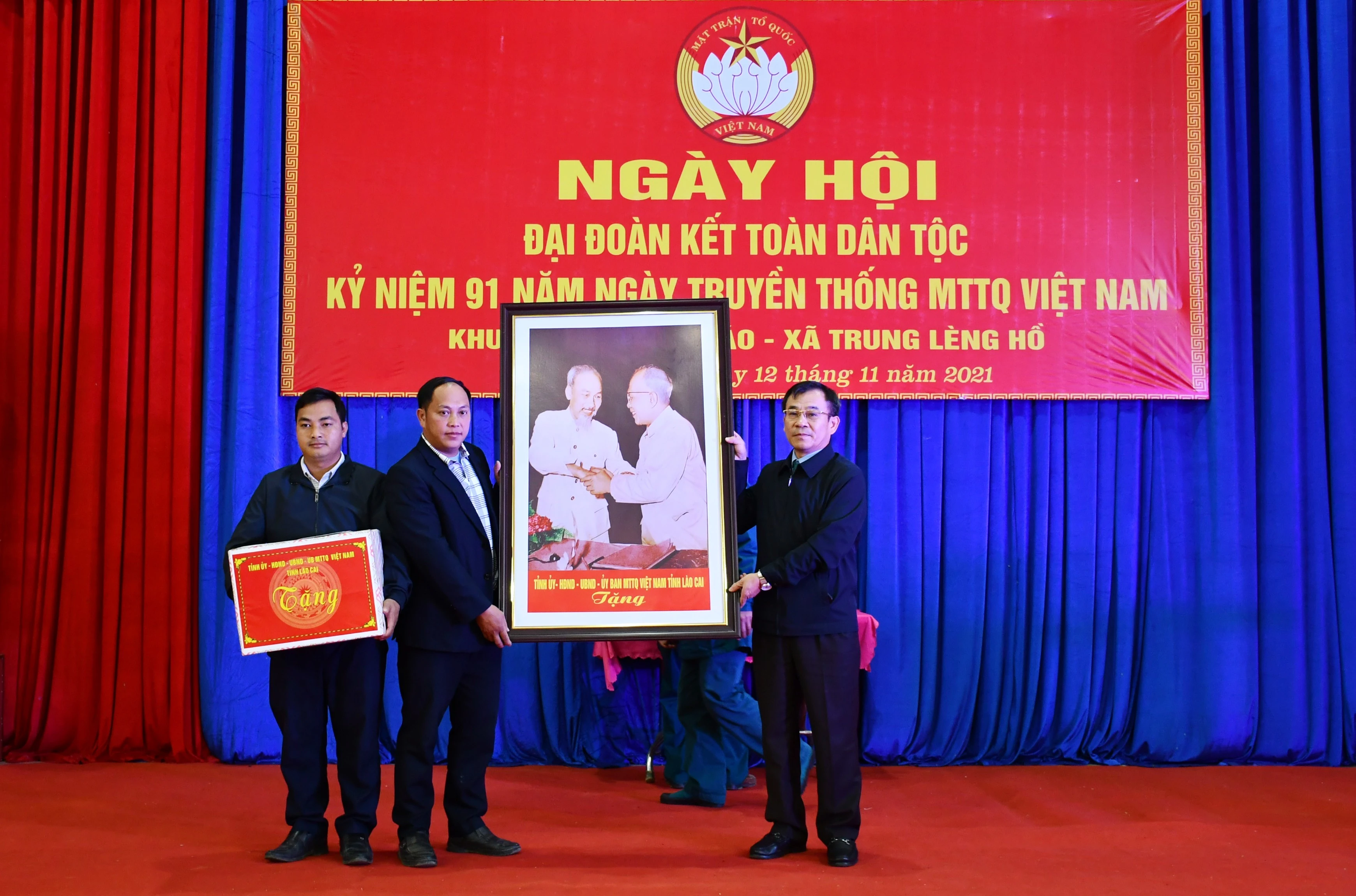 Trưởng Ban Tổ chức Tỉnh ủy Phạm Toàn Thắng dự Ngày hội đại đoàn kết tại xã Trung Lèng Hồ ảnh 2