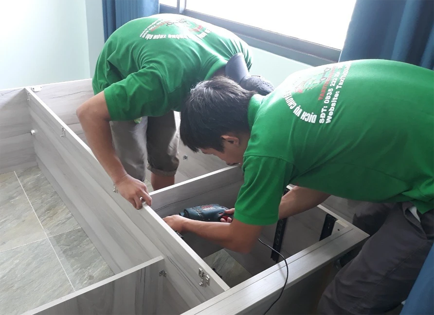 Đội ngũ chuyên nghiệp hỗ trợ lắp đặt tại nhà mới.