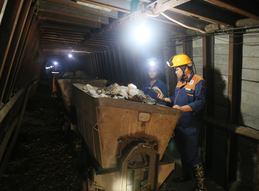 “Ăn cơm dương gian, làm việc âm phủ” ảnh 2