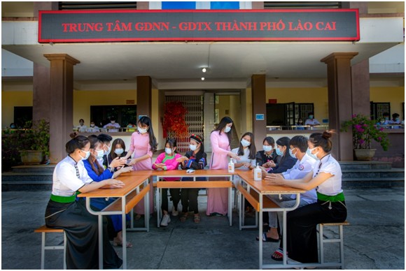 Tác phẩm "Yêu thương qua từng ánh mắt " của Công đoàn Trung tâm Giáo dục nghề nghiệp - Giáo dục thường xuyên đoạt giải A