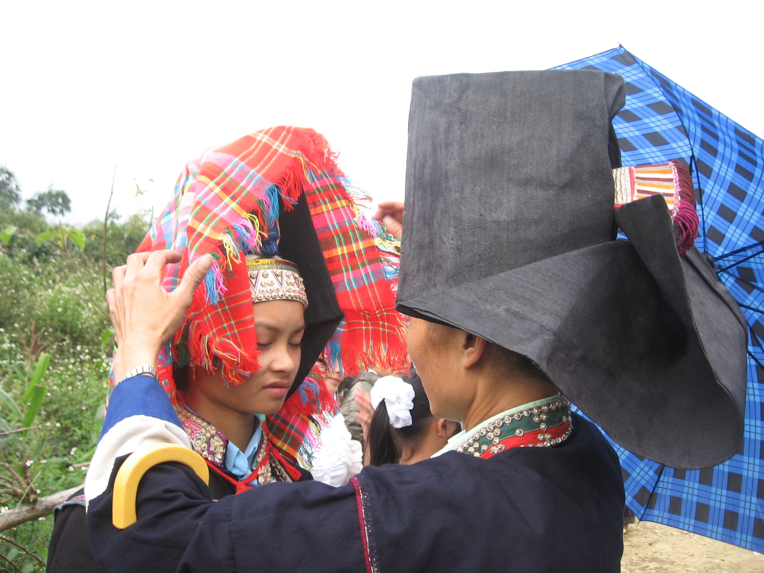 Nghệ thuật trang trí trên trang phục người Pa Dí ảnh 1