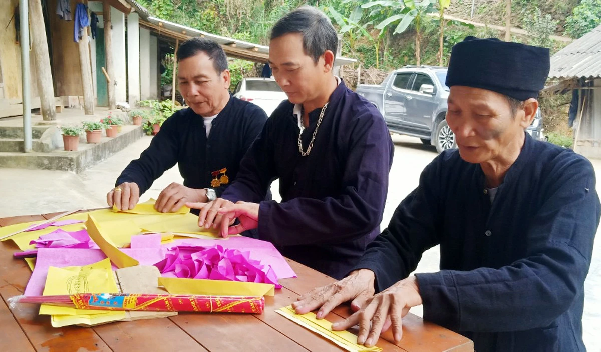 Độc đáo Lễ “Áy lay” của người Dao họ ở Khe Mụ ảnh 1