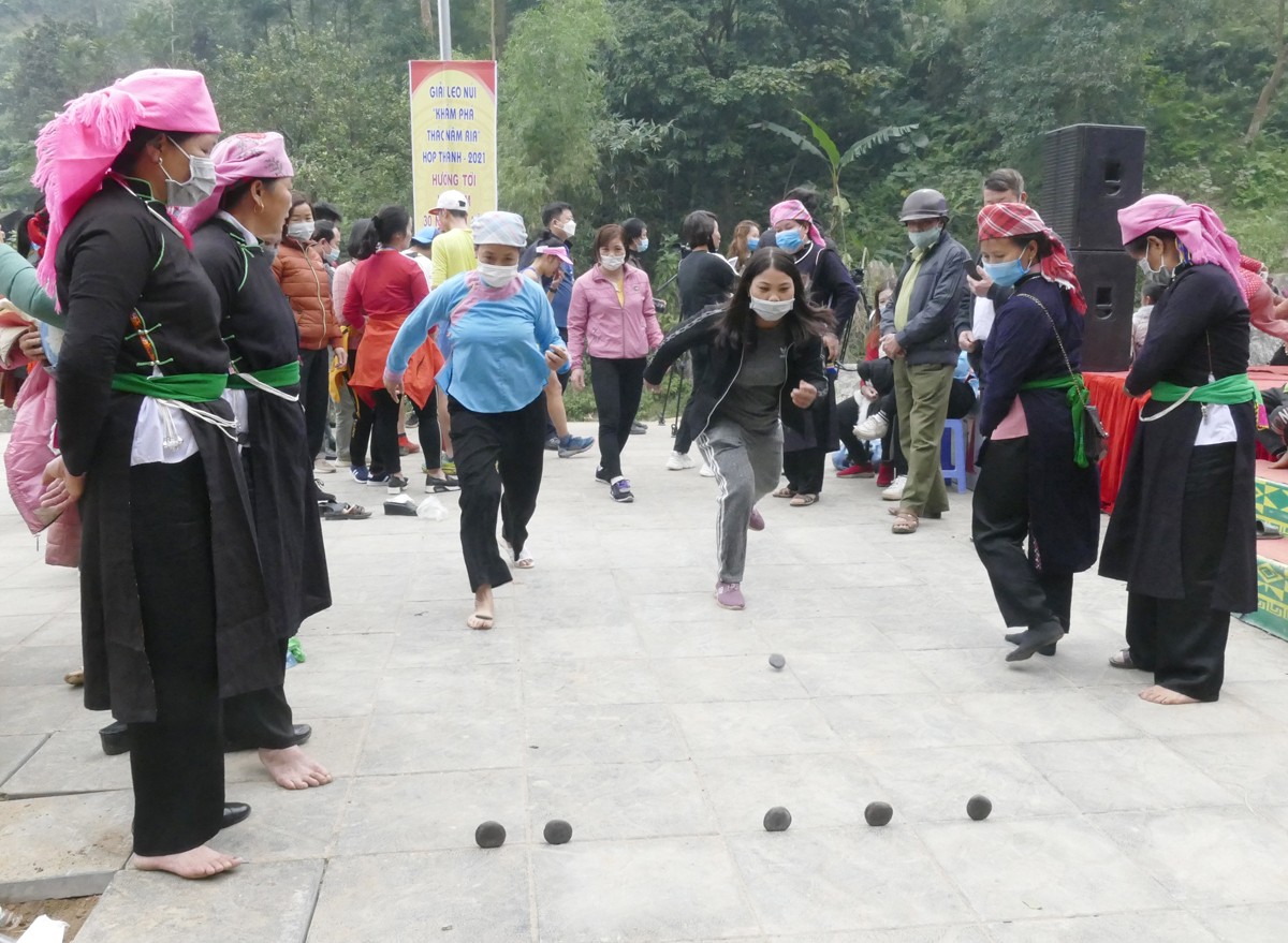 Thành phố Lào Cai tổ chức thành công Giải leo núi “Khám phá thác Nậm Rịa” Hợp Thành năm 2021 ảnh 5