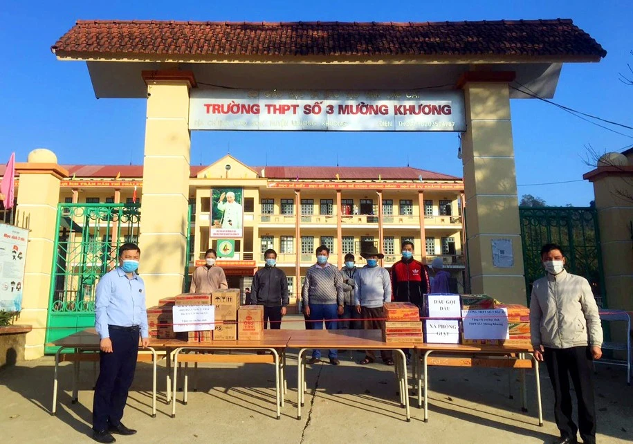 Học sinh Trường THPT số 3 Mường Khương vượt khó học tập trong khu vực cách ly ảnh 10