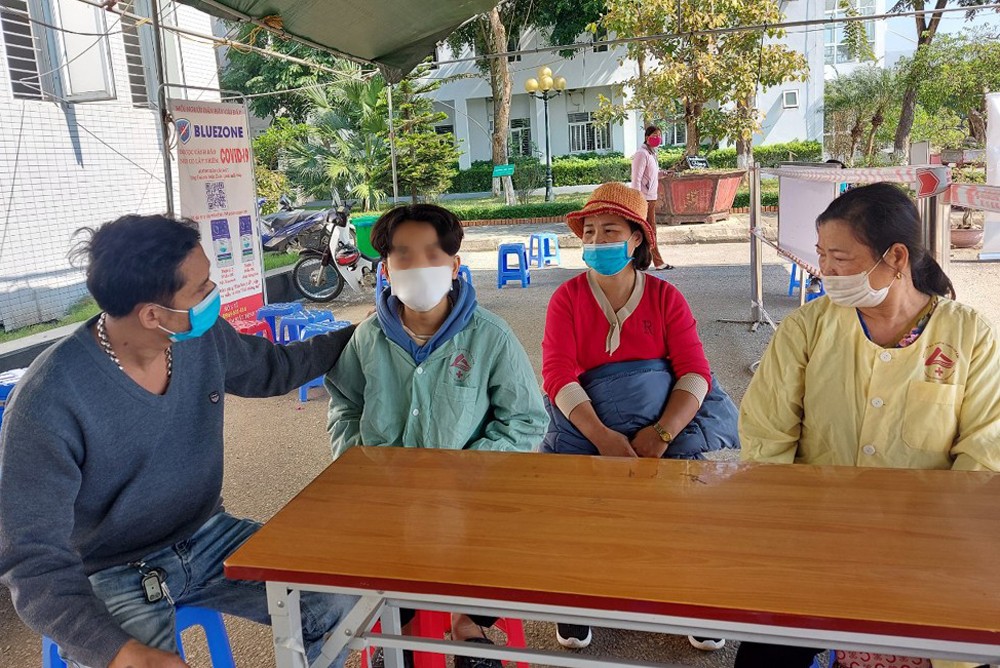 Em Đ.V.V hiện đang được điều trị tại Bệnh viện Đa khoa tỉnh.