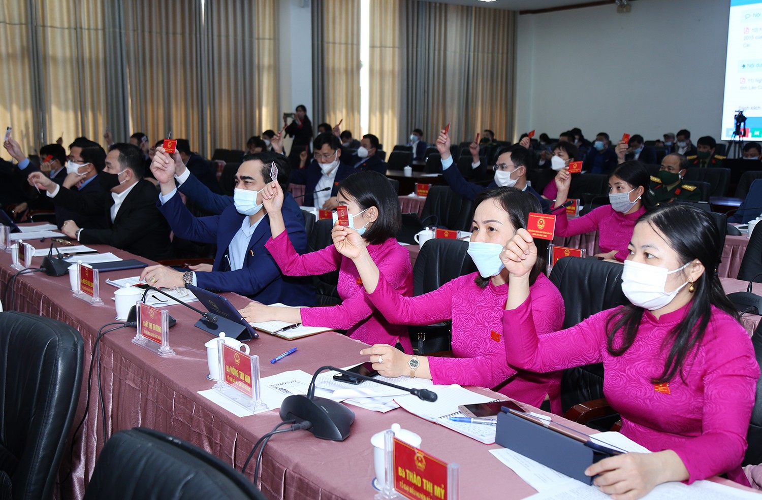 Kỳ họp thứ Ba, HĐND tỉnh: Các đại biểu thảo luận tại hội trường ảnh 4 Kỳ họp thứ Ba, HĐND tỉnh: Các đại biểu thảo luận tại hội trường ảnh 4
