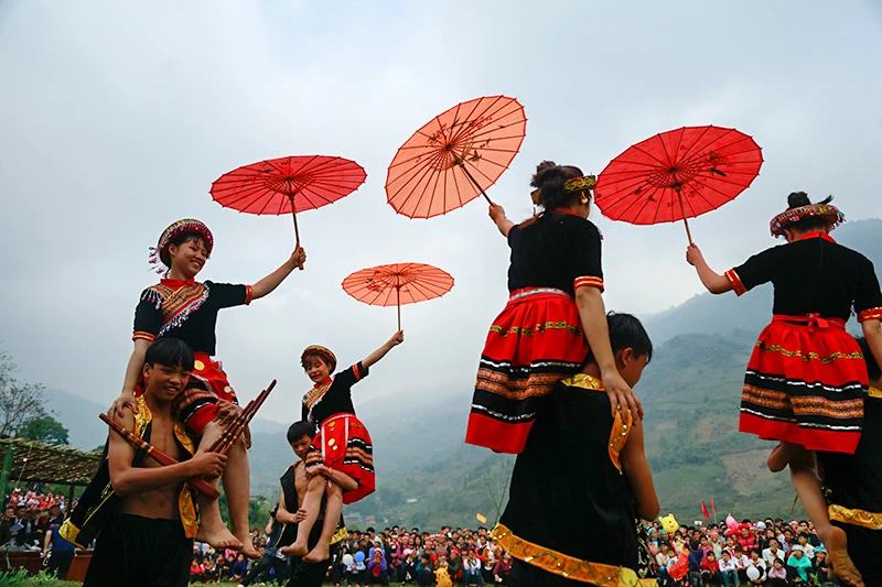 Sa Pa: Tưng bừng Lễ hội Xuống đồng ảnh 4