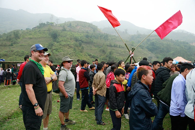 Sa Pa: Tưng bừng Lễ hội Xuống đồng ảnh 8