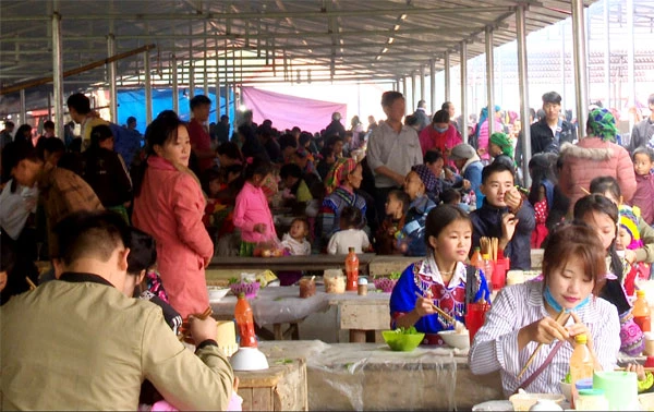 Khu ẩm thực rộng rãi hơn.