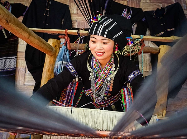 Đằm thắm phụ nữ vùng cao Tây Bắc ảnh 2