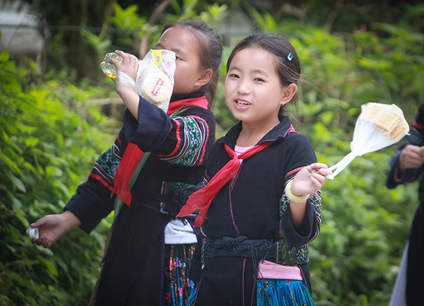 Nụ cười trong trẻo của trẻ em vùng cao ảnh 7