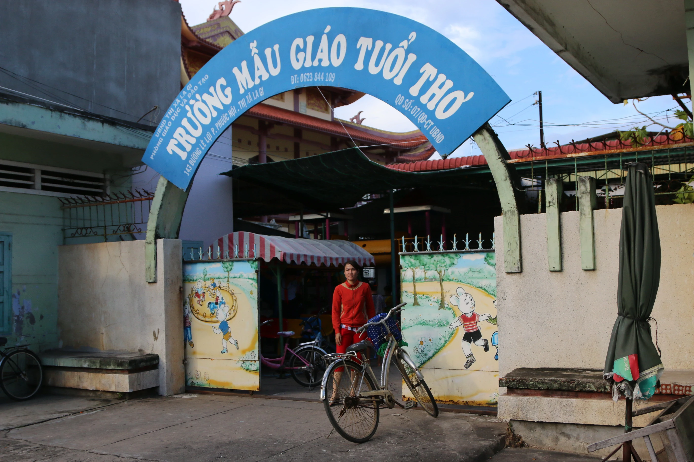 Cổng Trường mẫu giáo Tuổi Thơ - nơi xảy ra vụ Công an Q.Hai Bà Trưng, Hà Nội “mời” làm việc khiến người dân tưởng nhầm là bắt cóc Ảnh: GIA MINH