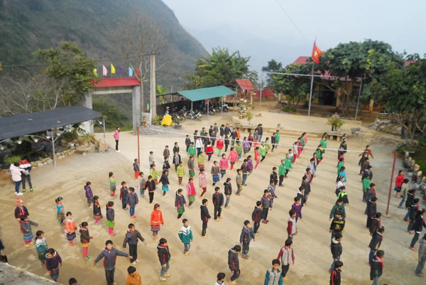 Hoạt động giữa giờ của học sinh nhà trường.