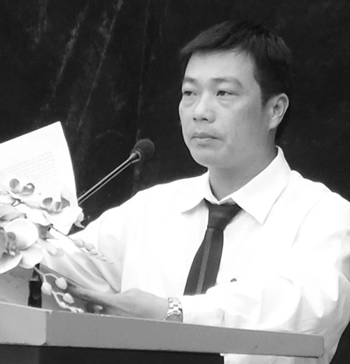 Thầy giáo Phùng Thế Tùng.