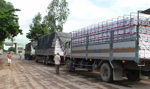 Lợi dụng chính sách khuyến khích xuất khẩu, Lê Thị Chi đã mua chuộc nhiều cán bộ hải quan để làm hồ sơ khống, chiếm đạt hàng chục tỷ đồng tiền hoàn thuế GTGT.