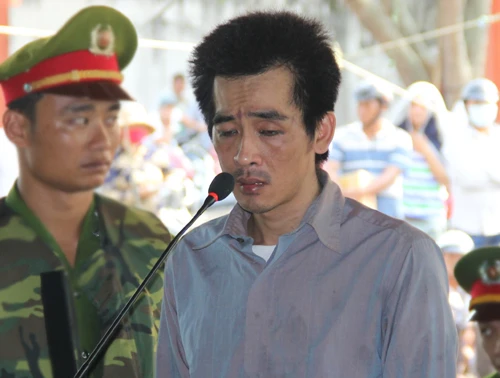 Tuấn Em xin lỗi gia đình các nạn nhân trong lời nói sau cùng. Tuấn Em xin lỗi gia đình các nạn nhân trong lời nói sau cùng.