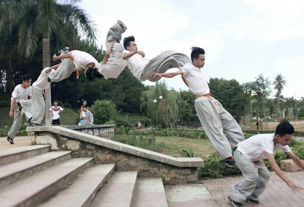 Những pha nhào lộn trên không đẹp mắt của bộ môn Parkour.